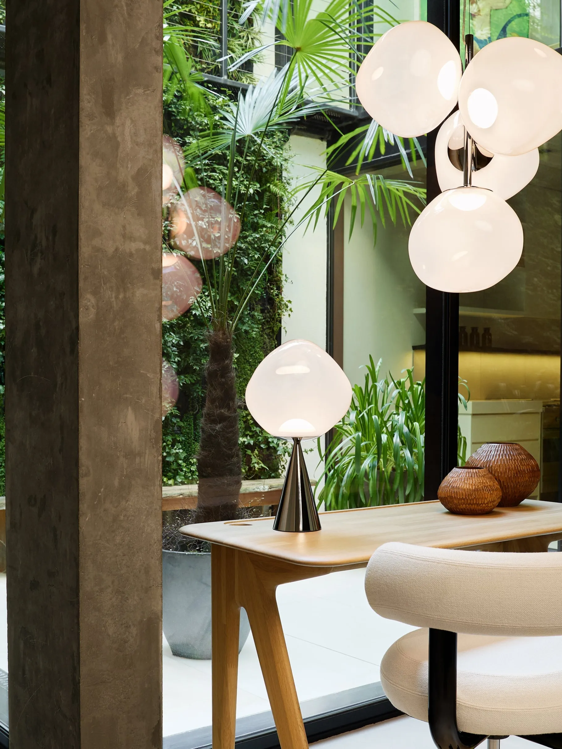 Melt Opal Table Light