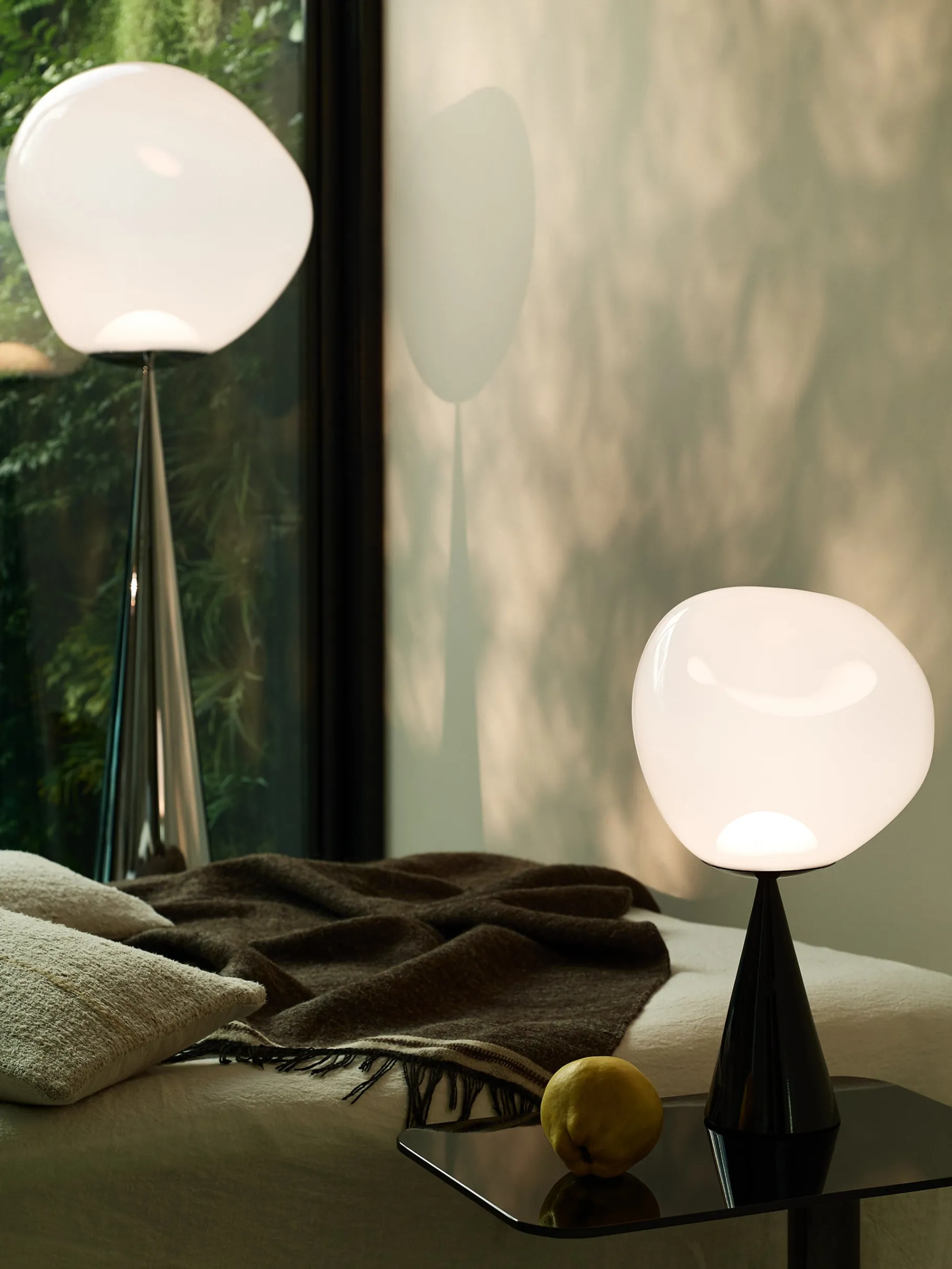 Melt Opal Table Light