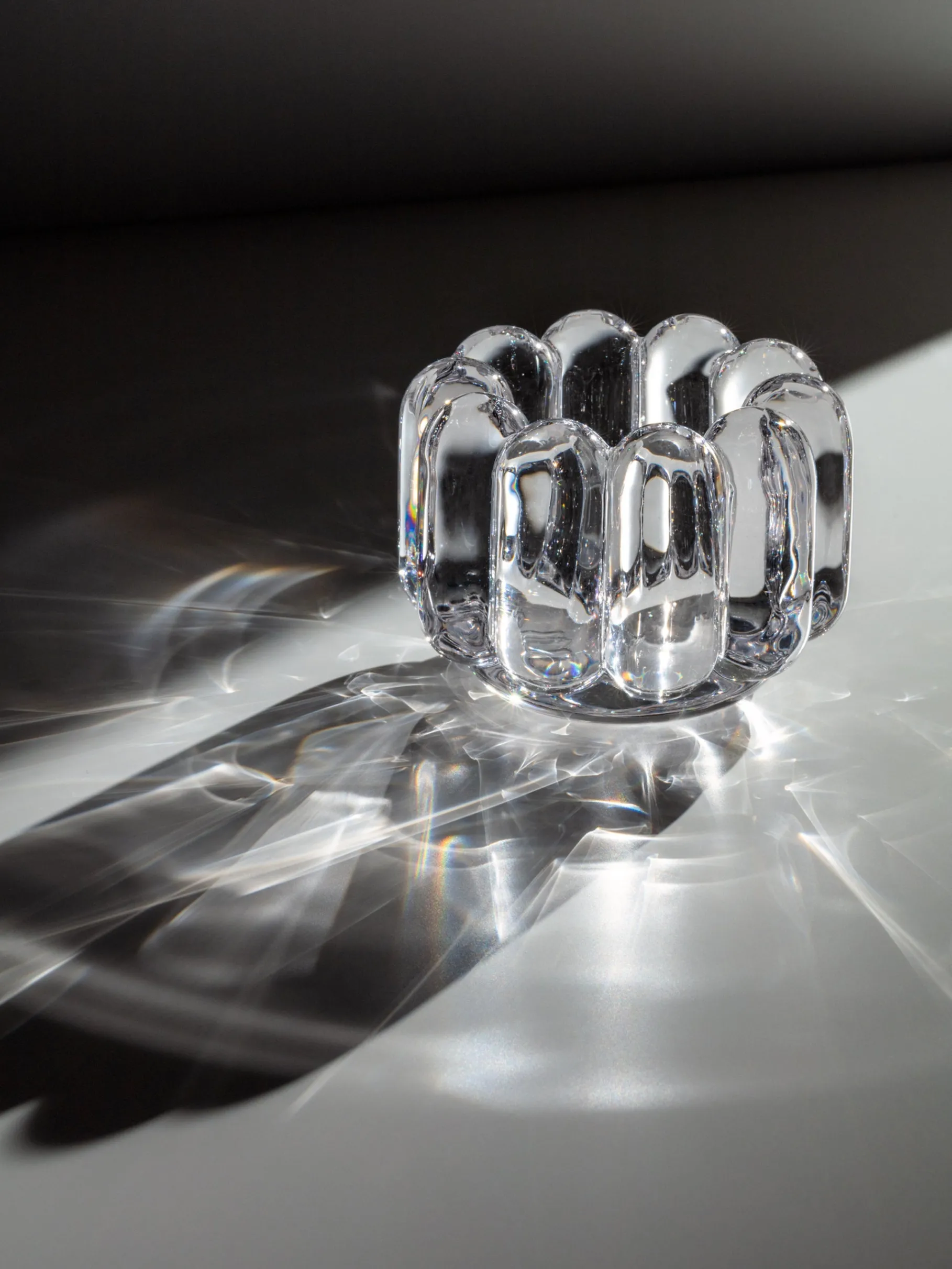 Press Vertical Tealight Holder